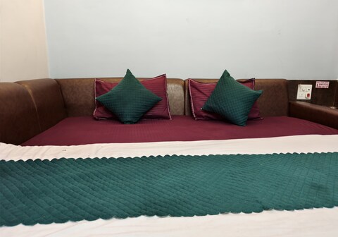 Hotel Shaurya