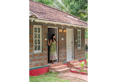 Cedar by Raho: Stream-View Estate Escape