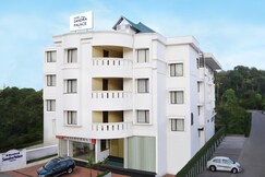 Hotel Sandra Palace, Thekkady Hotel Sandra Palace, Thekkady