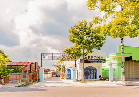 Super OYO 598 Peony Hotel