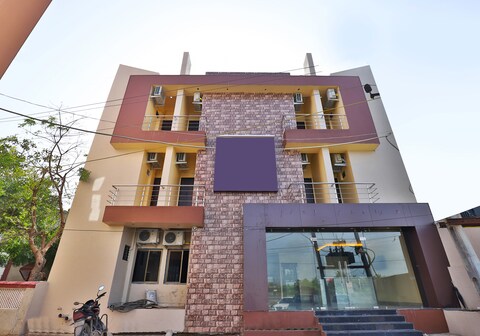 Hotel Decent Somnath