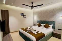 Hotel Lime Wood, Mumbai Hotel Lime Wood, Mumbai