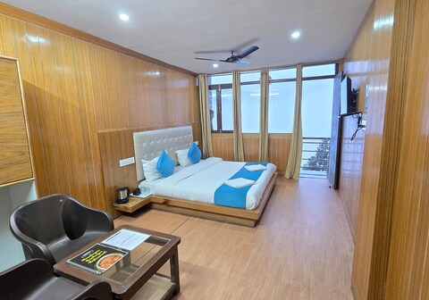 Sleeping Beauty Hotel (Mountain View Property)