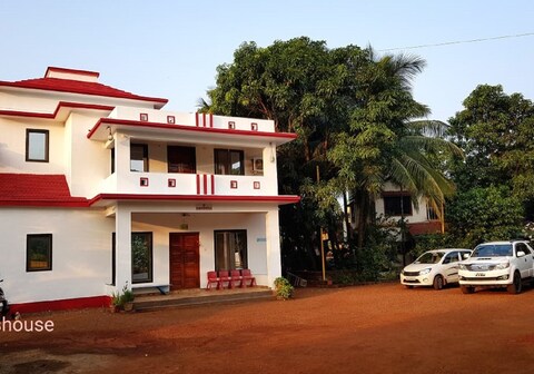 Bagkars House Homestay | Rooms & Caretaker