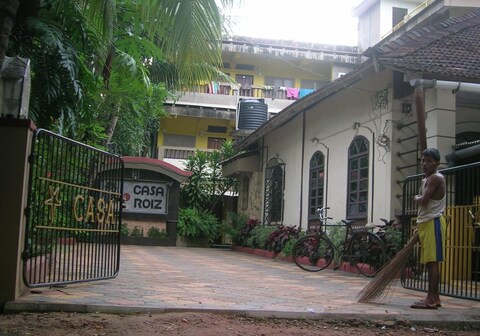 Casa Roiz Guest House