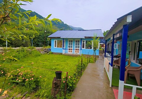 Windowsar River cottages