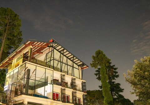 The Mountain Paradise Resort, Almora