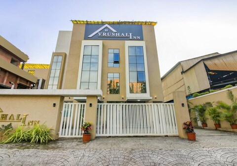 Hotel Vrushali Inn