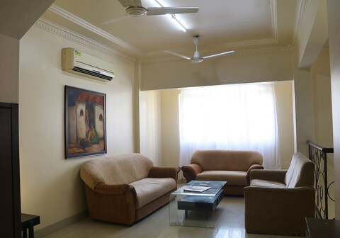 Space Butler - Dwarkadhish