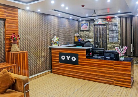 Collection O Noida Saffron