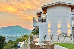 Peace stay by the lake hill : Bhimtal, Bhimtal Peace stay by the lake hill : Bhimtal, Bhimtal