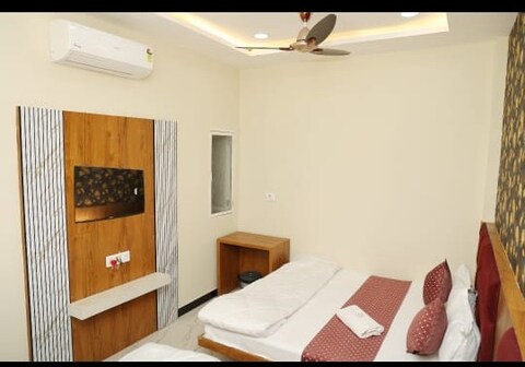 Hotel Pratham