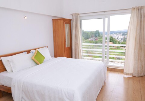 Seven Endue Delight Deluxe Rooms With Balcony