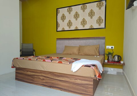 Hari Sharnam Home Stay