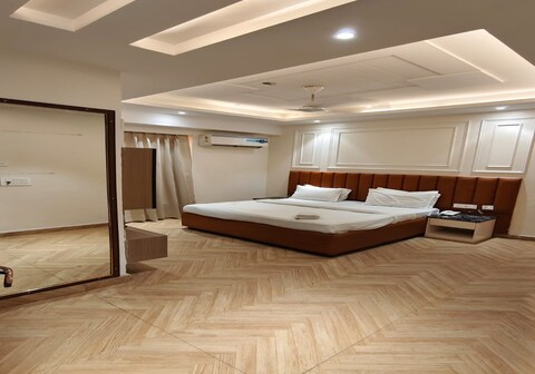 Hotel Royal Mirage - Pitampura