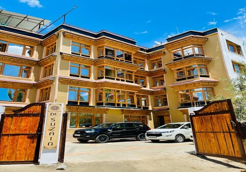 Hotel De Suzain