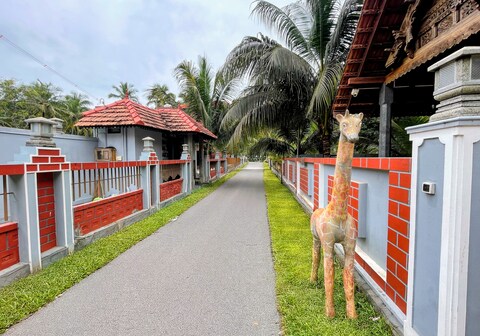 Pozhikarai Beach Resort