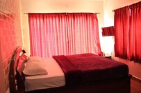 Sri Sai Cottage (Deluxe Room), Ooty Sri Sai Cottage (Deluxe Room), Ooty