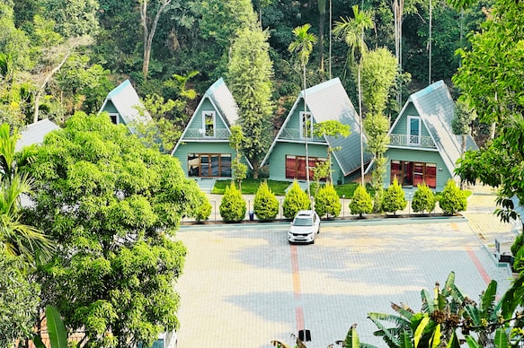 Falling Water Resort by Travent Mug