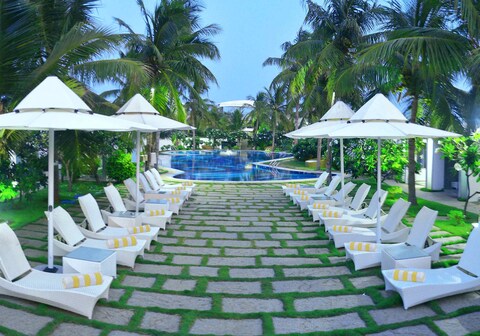 Grande Bay Resort and Spa