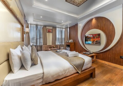 Adlife Luxury, Srinagar