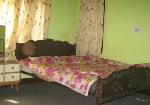 Kashmir Mahal GuestHouse