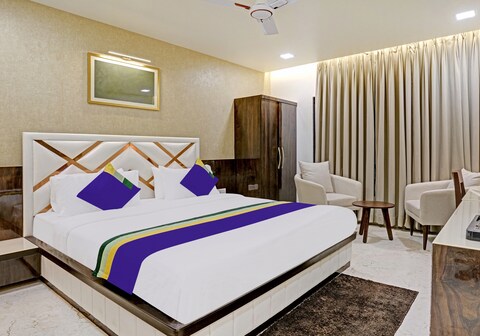 Treebo Premium Golden Bliss Trimurti Nagar Square