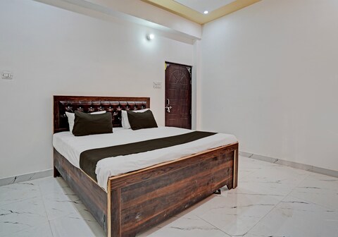 Hotel O Hira Royal Palace And Lawn