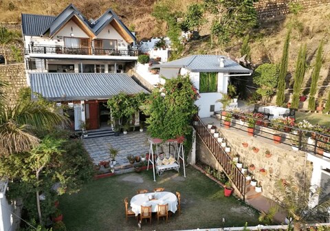 Alpine Manor 2 by Ebonystays