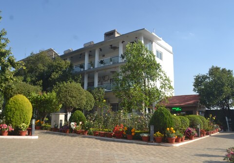 Lake View Resort