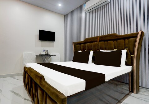 Hotel O Athiti Palace