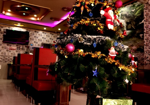 Shine Food & Lodging | Rooms & Restaurant