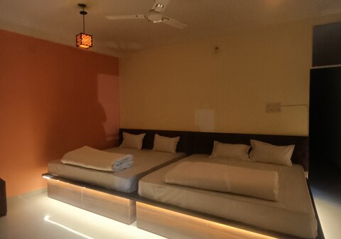 Shri Narayan home Stay