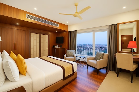 SAWERA GRAND 10 MIN WALK FROM GOLDEN TEMPLE