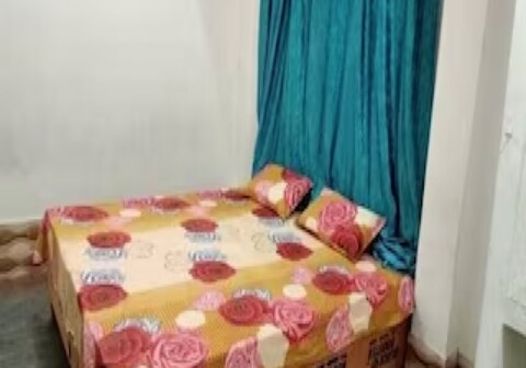 SPOT ON Shiva Family Restaurant Guest House