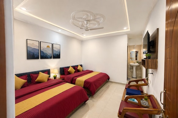 Hotel Devlok (Property At Kedarnath Trek Start Point) - Gauri Kund, Kedarnath
