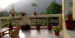 Paryatak Hotel , Nainital Paryatak Hotel , Nainital