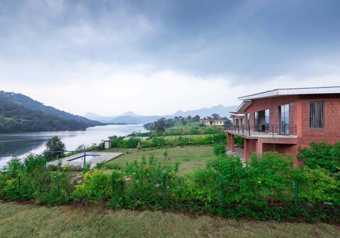 StayVista | 3 BHK Shivom Villa 5