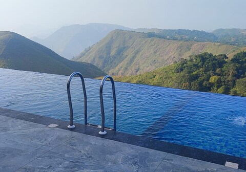 Villa at Valley View