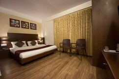 Hotel Lake and Woods, Nainital Hotel Lake and Woods, Nainital