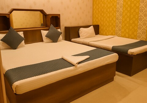 JMD By Naavagat 300 Meter from Shri Kashi Vishwanath Temple