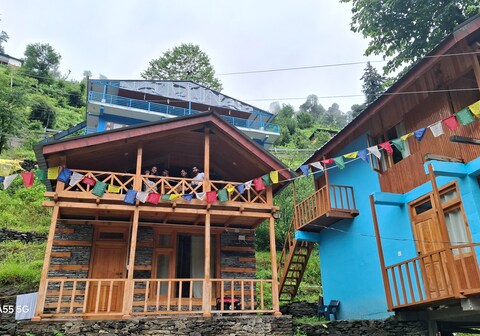 Themysteryworld a-wooden tree cottege