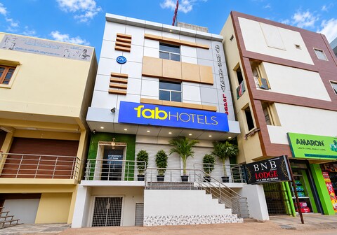 FabHotel BNB Suites