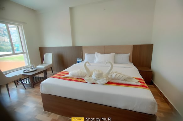R2B(Rayan Ram Bhavan) Grand restaurant and rooms