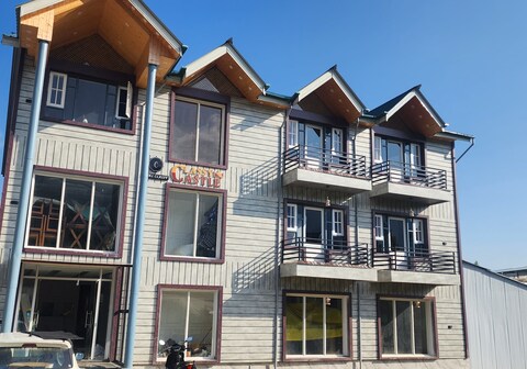 Classy Castle Pahalgam