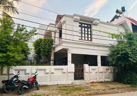 Easy Home Stay Villa