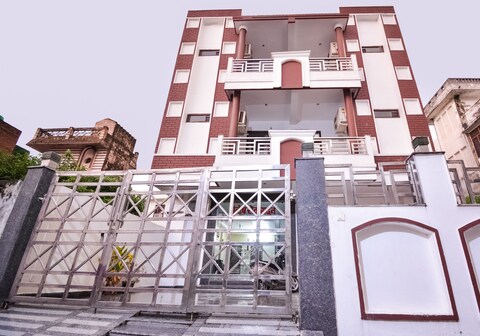Hotel O Santosh Seva Sadan