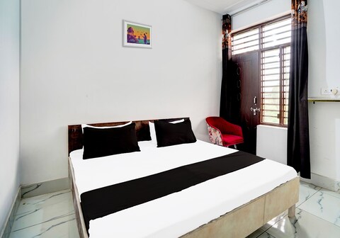 Hotel O Eat Out Cafe & Rooms