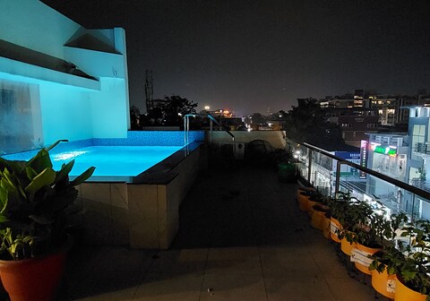 Strawbell Residenzia