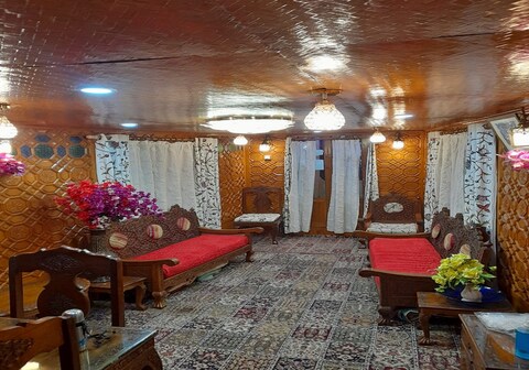 Houseboat Sea Palace